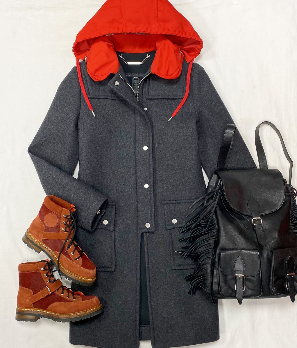 Пальто Marc Jacobs размер XS цена 17 221 руб 
Ботинки Hermès размер 36 цена 62 620 руб 
Рюкзак Saint Laurent