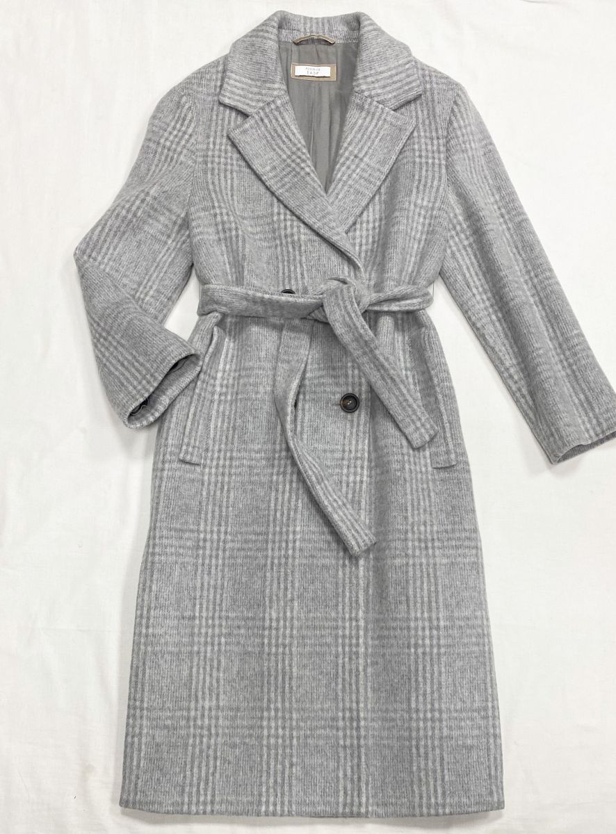 Пальто Peserico размер 42 цена 34 441 руб
Ботинки Chanel размер 39 цена 125 240 руб
Сумка Tom Ford 