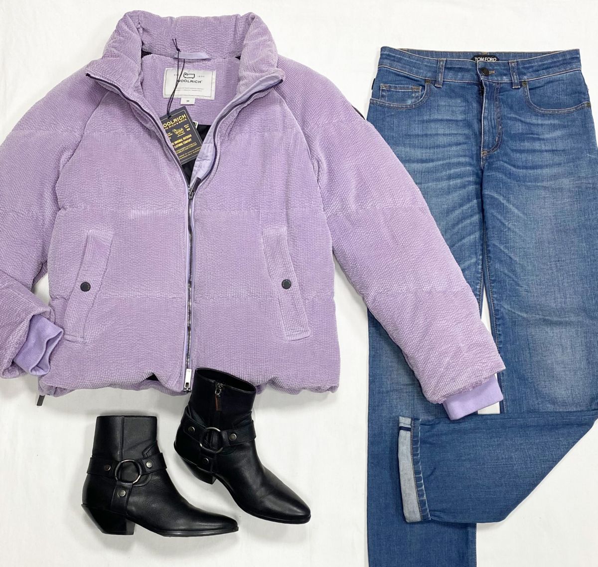 Пуховик Woolrich размер M цена 30 770 руб
Джинсы Tom Ford размер 26 цена 10 770 руб
Ботинки Saint Laurent размер 36 цена 15 385 руб