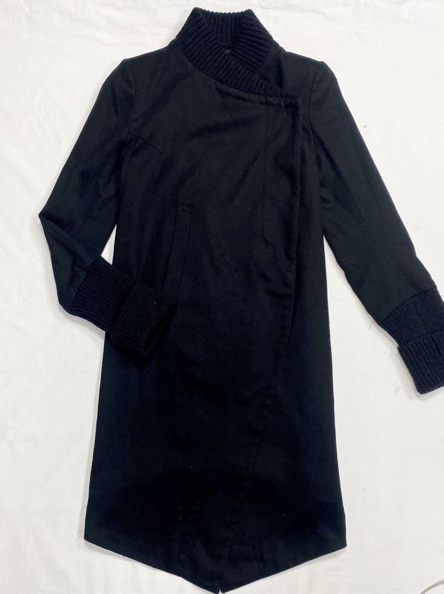 Пальто Ann Demeulemeester размер 36 цена 31 310 руб
Кеды Louis Vuitton размер 36 цена 31 310 руб
Сумка Louis Vuitton 