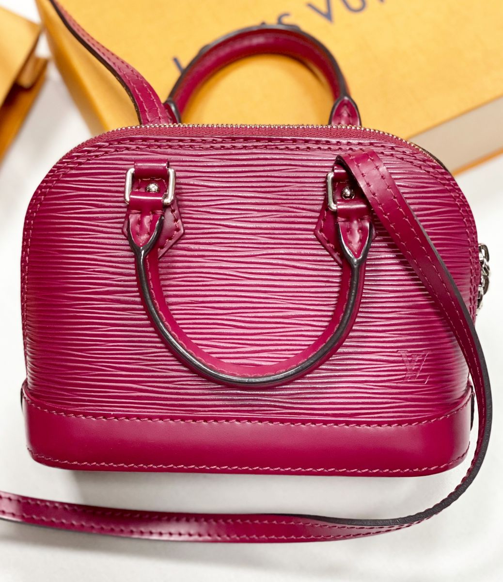 Сумка Louis Vuitton размер 16/12 цена 93 930 руб 