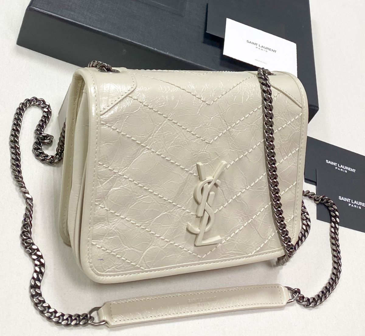 Сумочка Saint Laurent размер 18/13 цена 109 585 руб / новая / карточки /