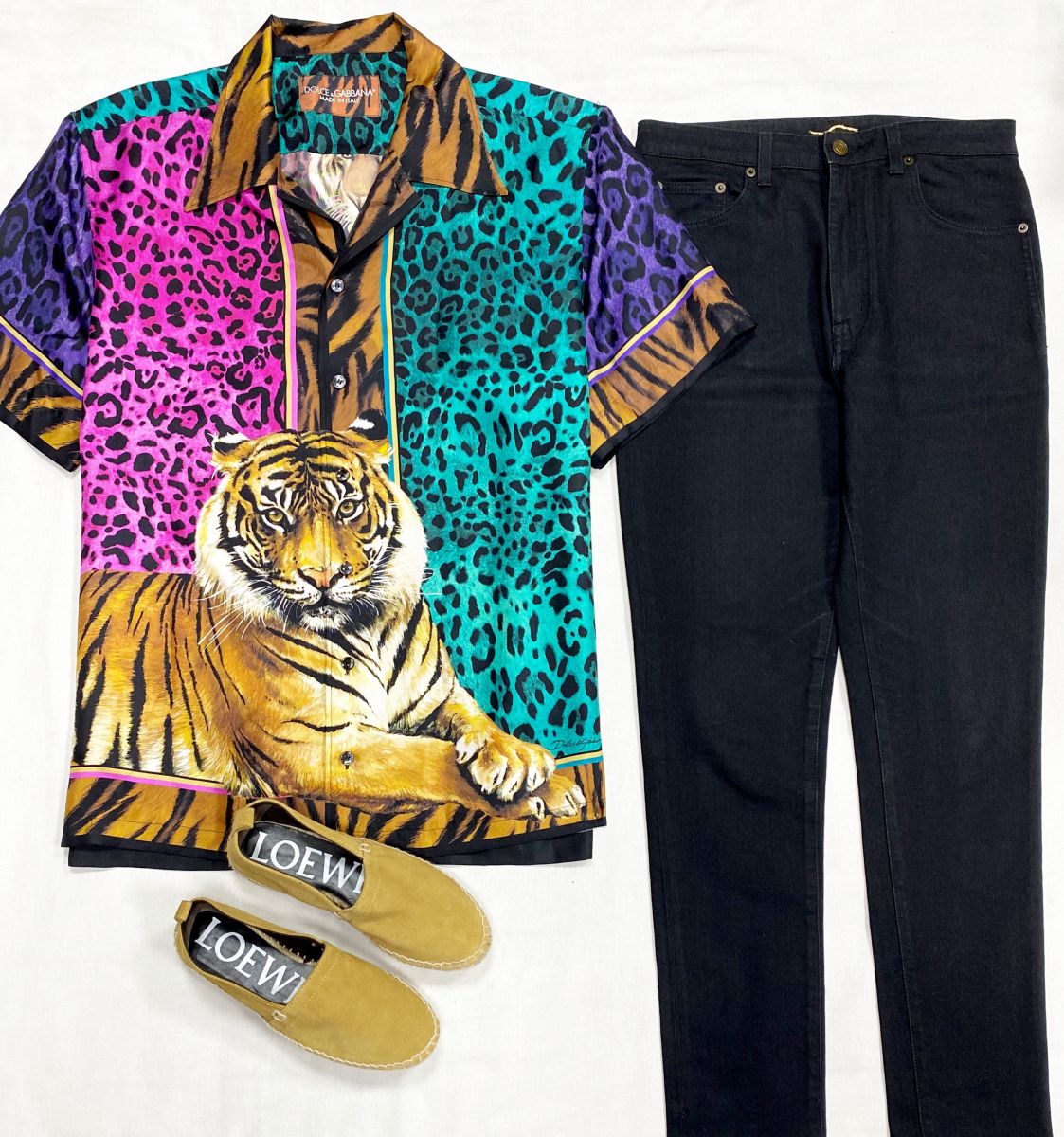 Рубашка Dolce Gabbana размер 42 цена 23 483 руб
Джинсы Saint Laurent размер 29 цена 15 655 руб
Эспадрильи Loewe размер 38 цена 15 655 руб