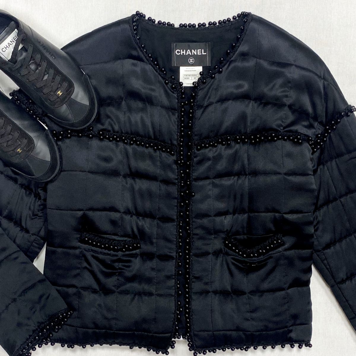 Куртка Chanel размер 48 цена 117 413 руб
Кеды Chanel размер 40 цена 62 620 руб

