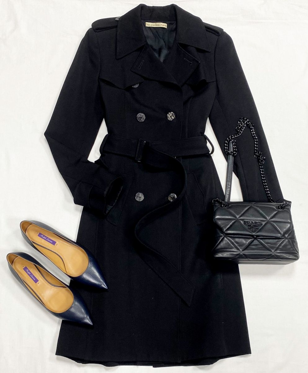 Плащ Balenciaga размер 38 цена 18 786 руб
Балетки Ralph Lauren размер 39.5 цена 15 655 руб
Сумка Prada 