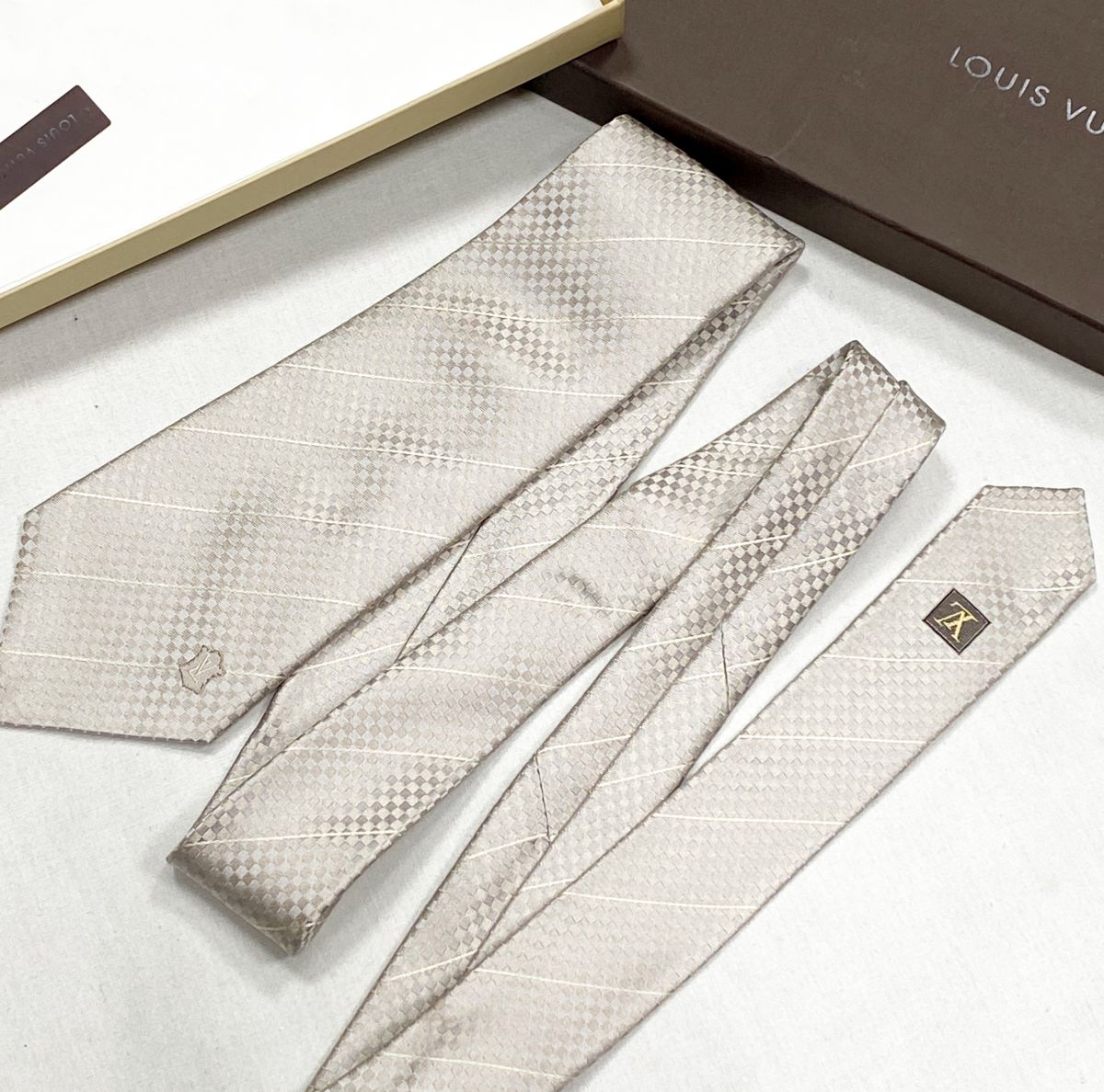 Галстук Louis Vuitton цена 10 959 руб/ в коробке/
