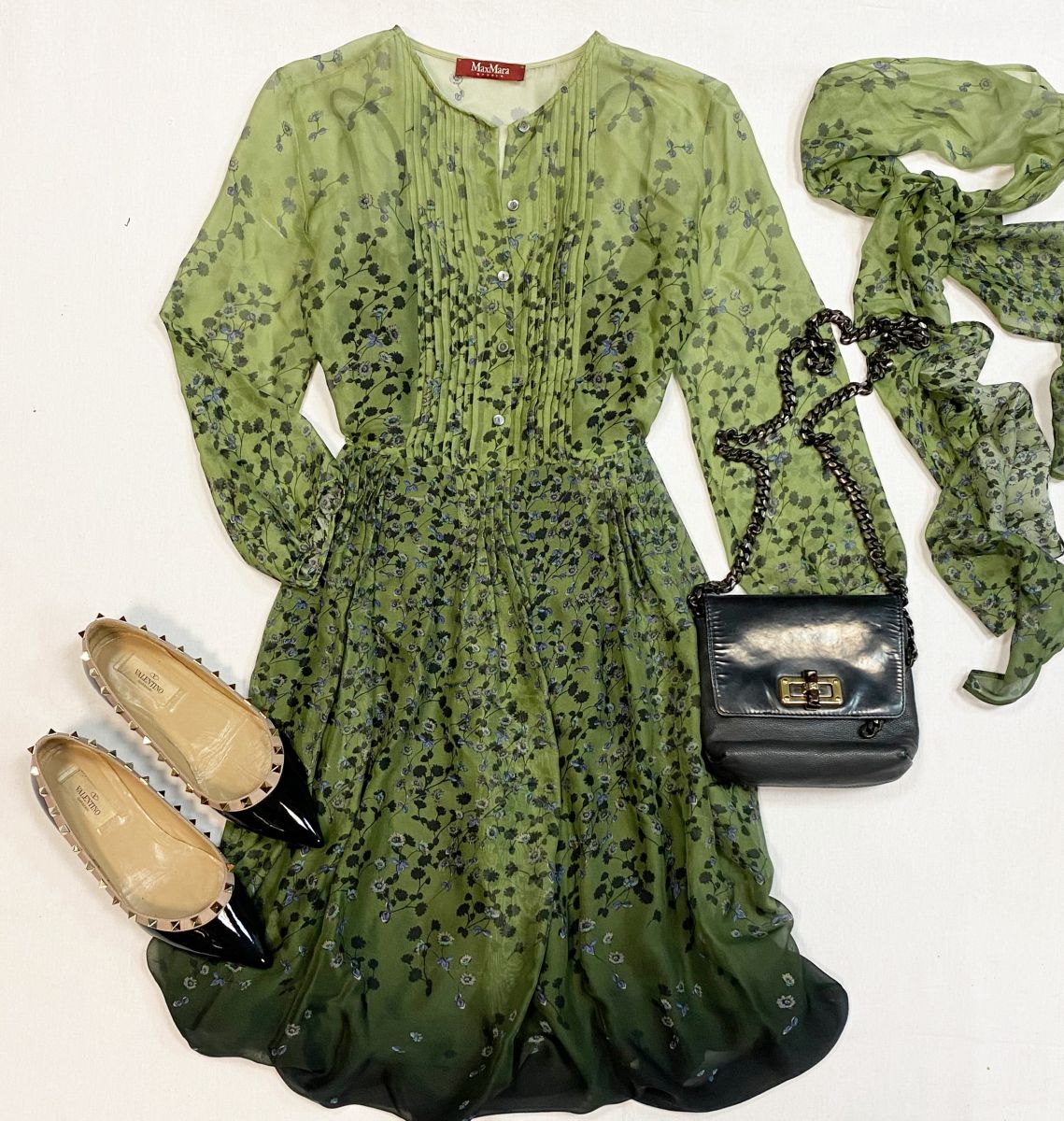 Платье Max Mara размер 42 цена 10 770 руб
Балетки Valentino размер 37 цена 15 385 руб
Сумка Lanvin 