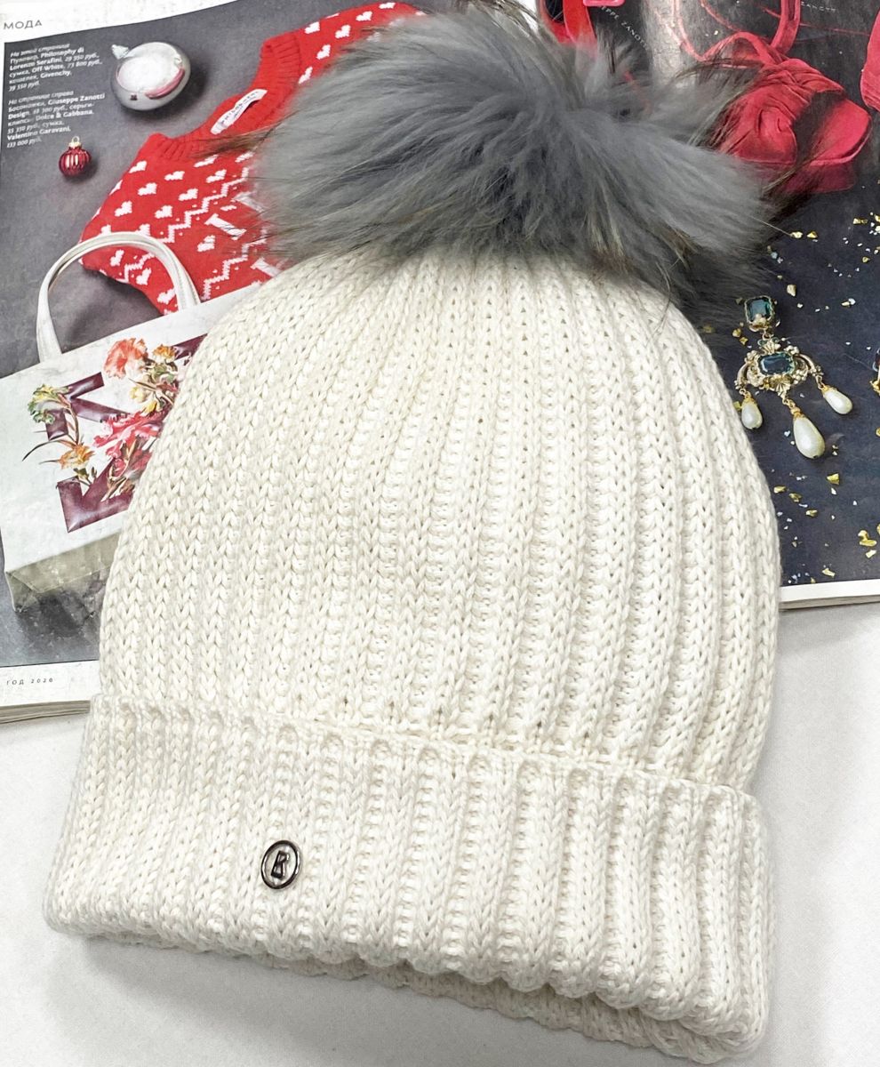 Шапка Bogner цена 4 697 руб
