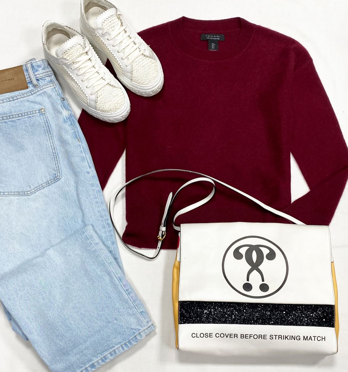 Джинсы 12 Storeez размер 32 цена 6 262 руб
Кофта Tahari размер S цена 9 393 руб
Кеды Casadei размер 39.5 цена 4 697 руб
Сумка Moschino 