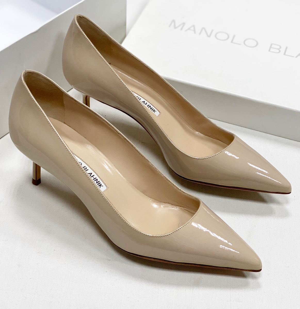 Туфли Manolo Blahnik размер 37 цена 31 310 руб
 