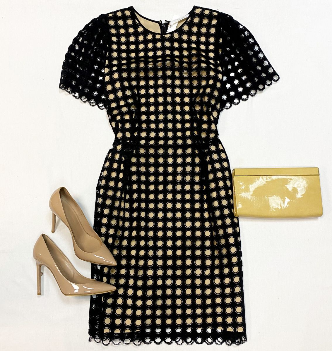 Платье Chloe размер 36 цена 23 078 руб
Туфли Saint Laurent размер 37 цена 23 078 руб
Клатч Jimmy Choo 
