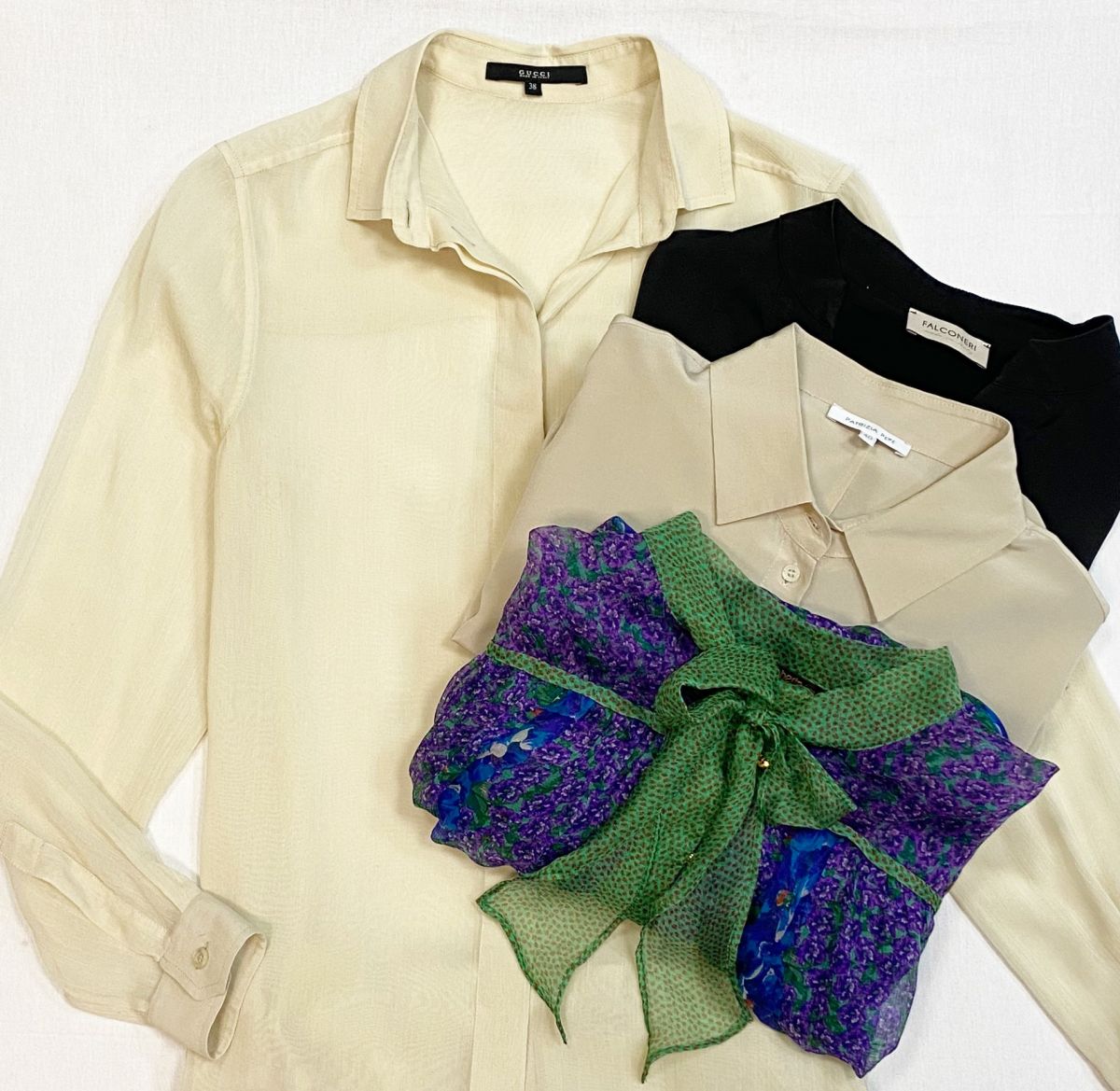 Рубашки/Блузки Gucci/ Falconeri/ Patrizia Pepe/ Roberto Cavalli размер 40/38 цена от 2 308 руб до 15 385 руб 