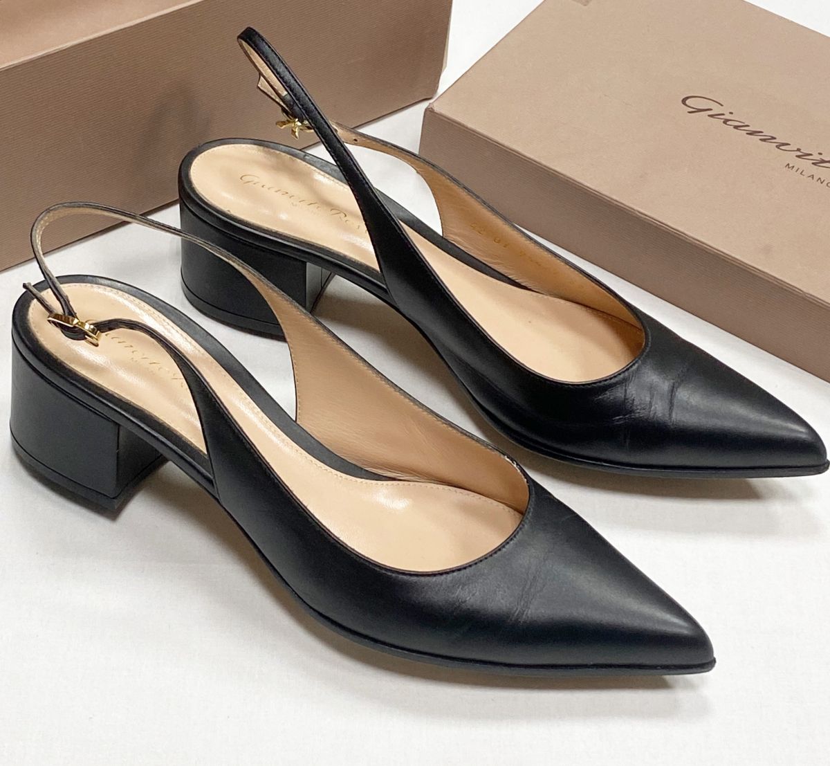 Босоножки Gianvito Rossi размер 39 цена 23 483 руб
