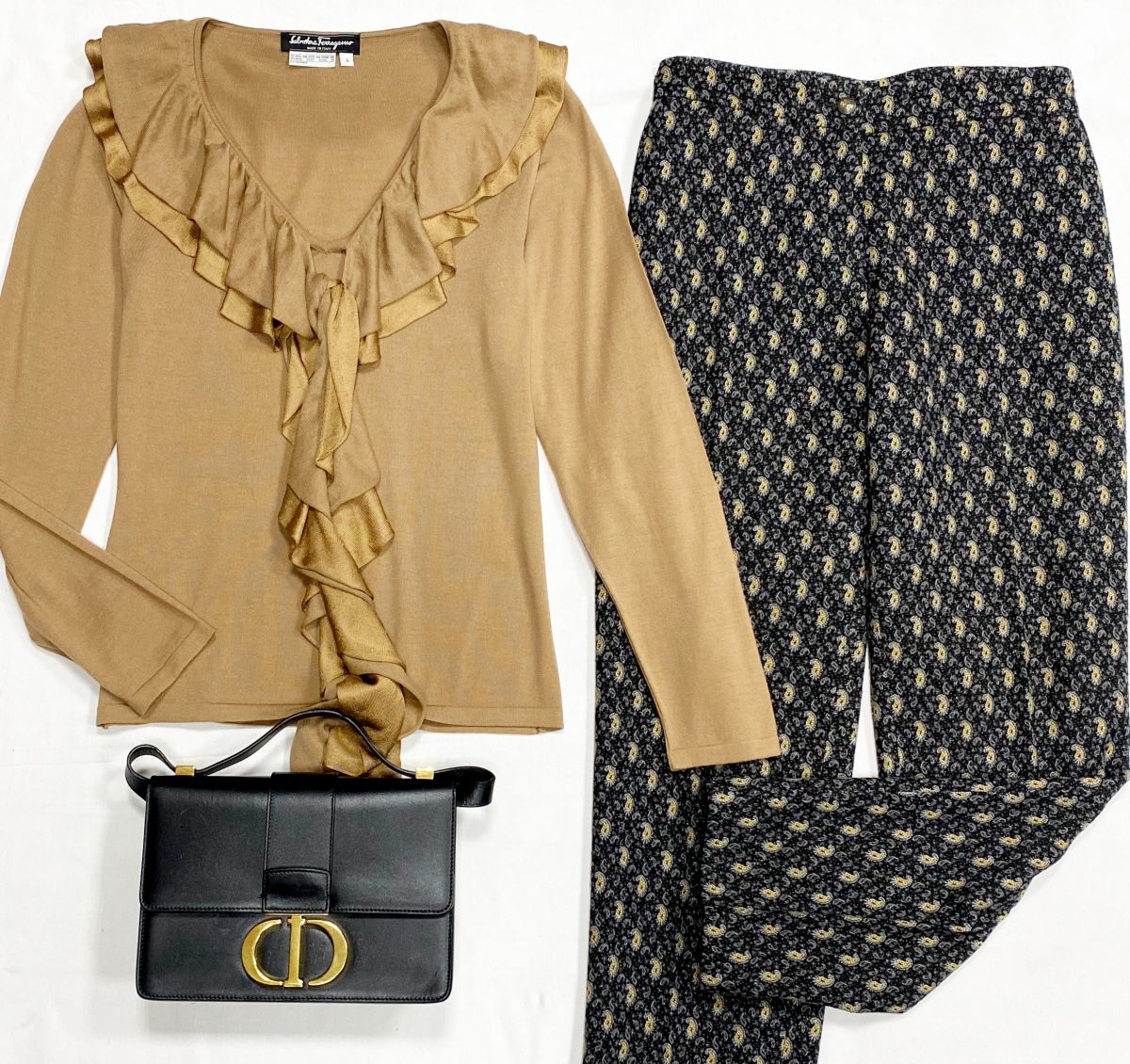 Кофта Salvatore Ferragamo размер L цена 12 308 рубБрюки Etro размер 48 цена 9 231 рубСумка Christian Dior