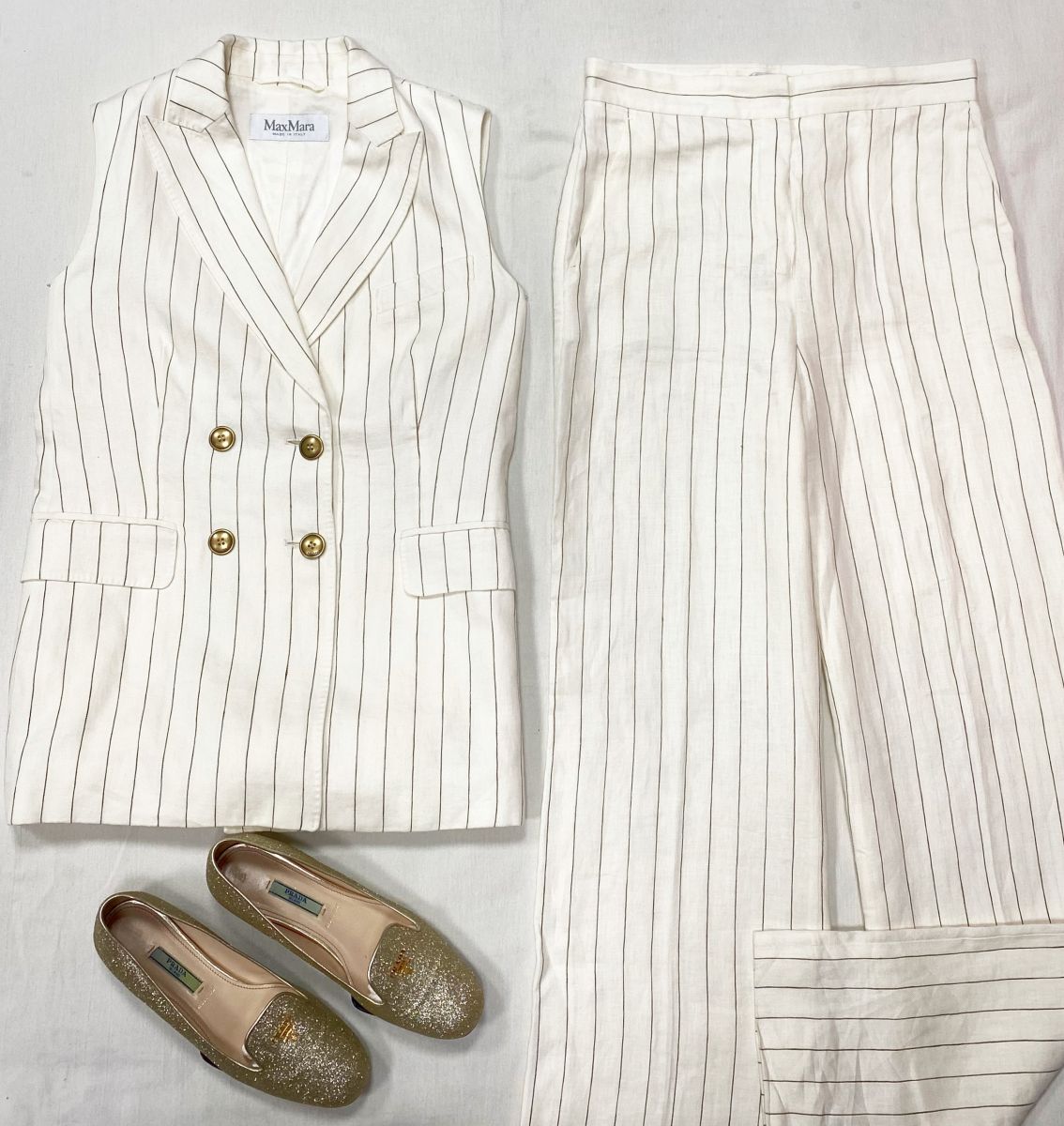 Костюм / жилет + брюки / лен / Max Mara размер 42 цена 31 310 руб 
Балетки Prada размер 37 цена 15 655 руб