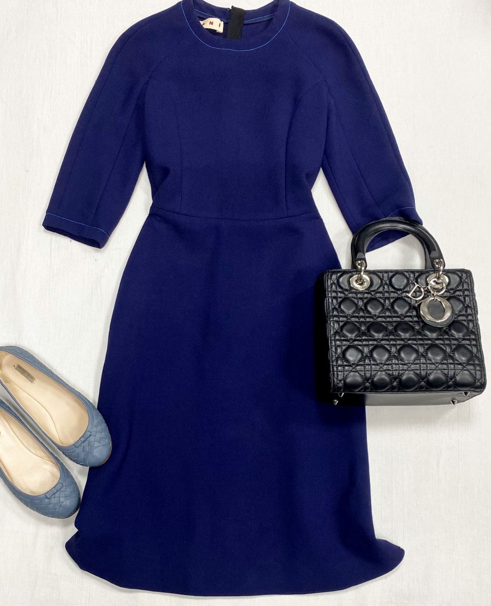 Платье Marni размер 38 цена 15 655 руб
Балетки Bottega Veneta размер 38 цена 15 655 руб
Сумка Christian Dior