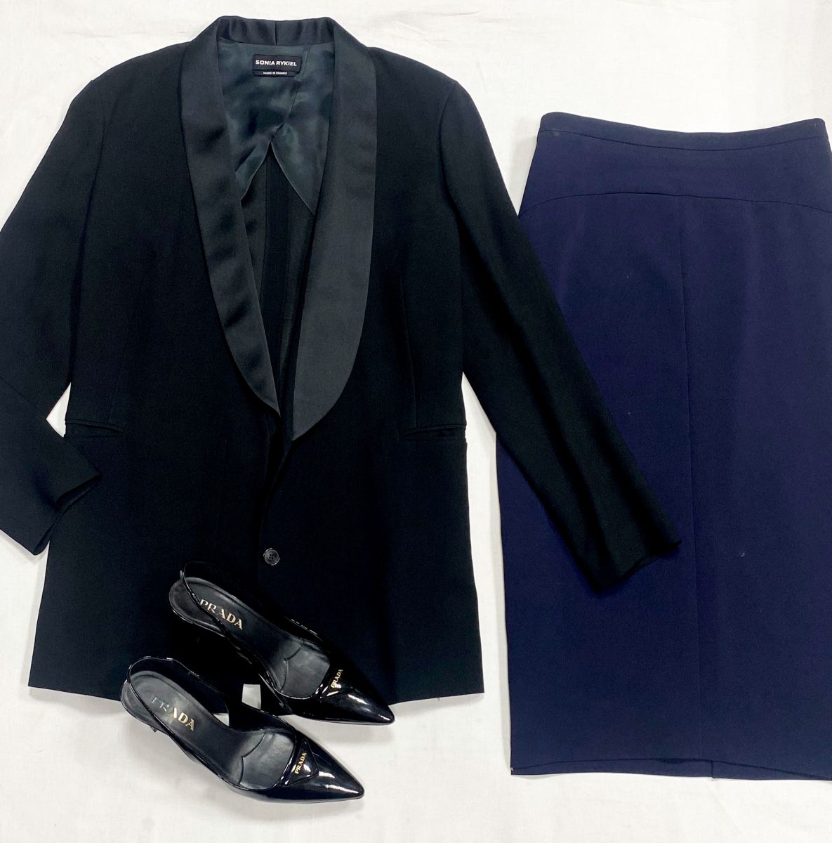 Жакет Sonia Rykiel размер 40 цена 23 483 руб
Юбка Max Mara размер 42 цена 7 828 руб
Туфли Prada размер 39.5 цена 62 620 руб