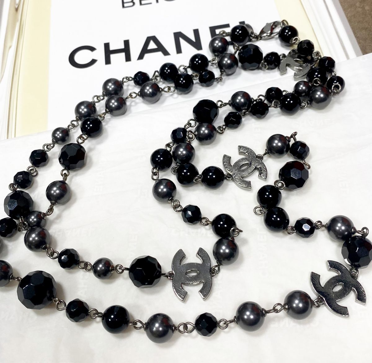 Бусы Chanel цена 93 930 руб