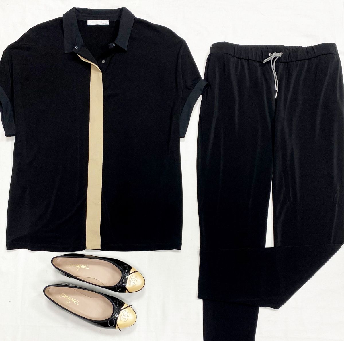 Костюм Fabiana Filippi размер 48 цена 23 483 руб
Балетки Chanel размер 38 цена 21 917 руб