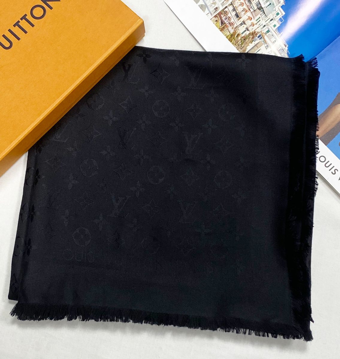 Палантин Louis Vuitton размер 140/140 цена 23 483 руб