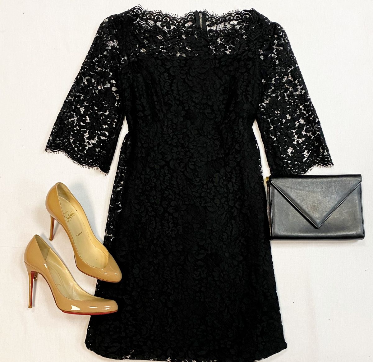 Платье Dolce Gabbana размер 50 цена 12 308 руб
Туфли Louboutin размер 38 цена 12 308 руб
Giuseppe Zanotti 