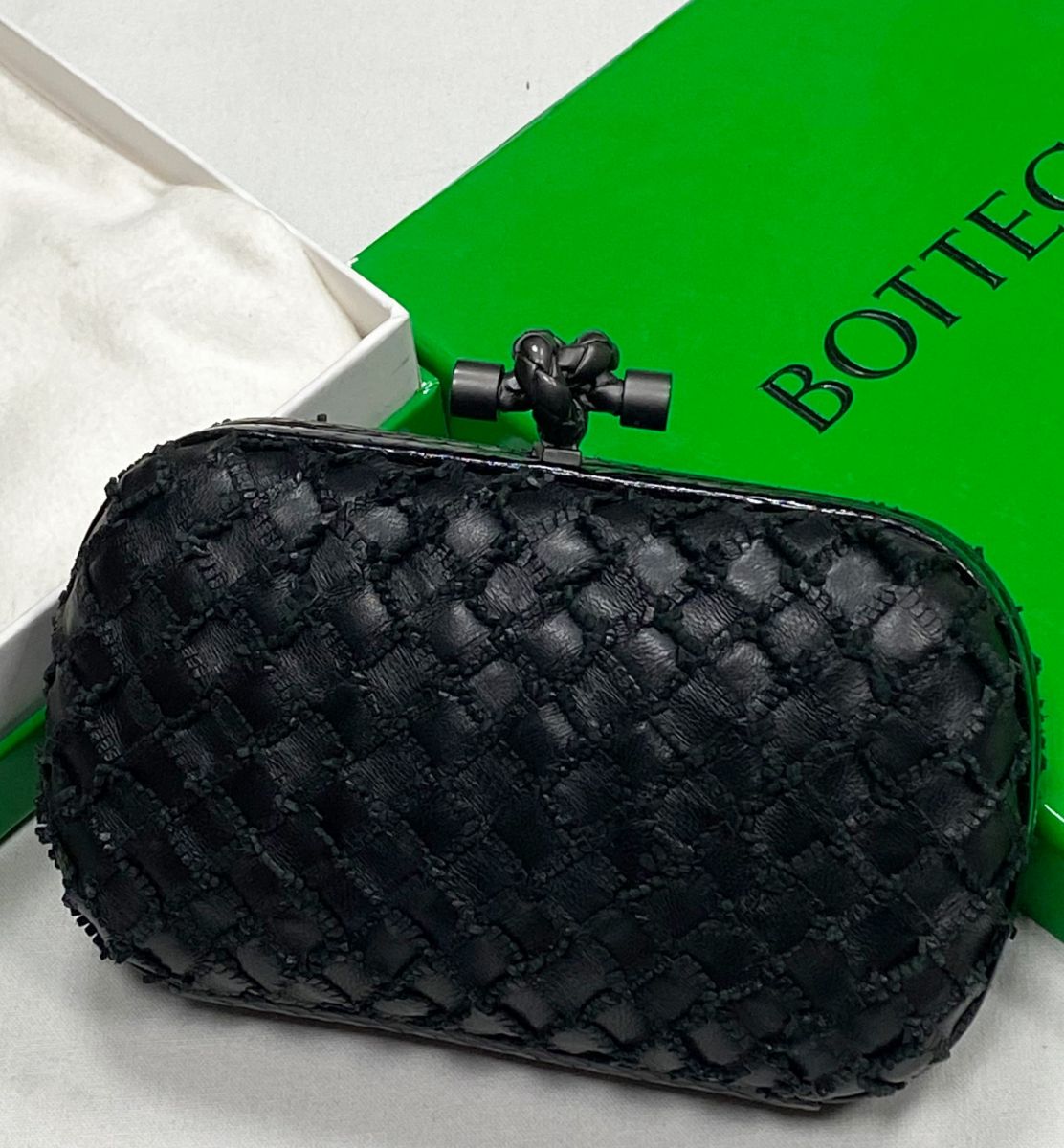Клатч Bottega Veneta размер 16/10 цена 31 310 руб
