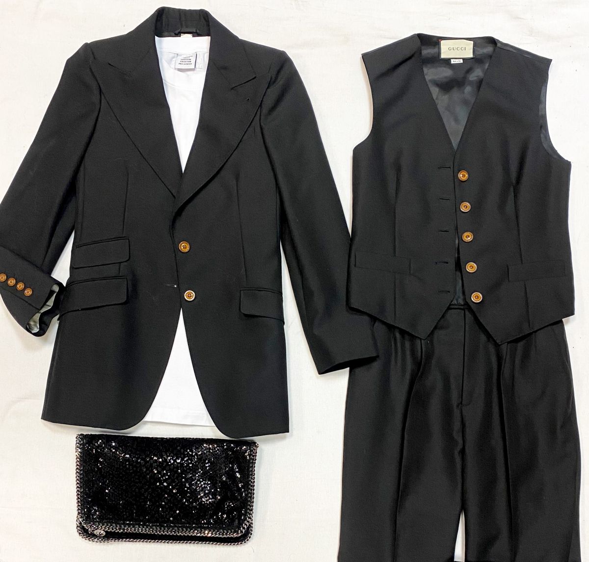 Костюм Жакет + Желет + Брюки Gucci размер 38 цена 92 310 руб
Клатч Stella McCartney 