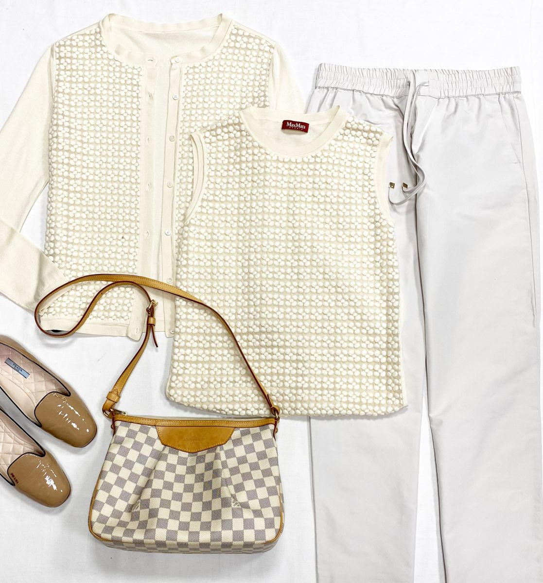 Кардиган + Топ Max Mara размер 42 цена 9 393 руб
Брюки S Max Mara размер 42 цена 4 697 руб
Лоферы Prada размер 38 цена 10 959 руб
Сумка Louis Vuitton 