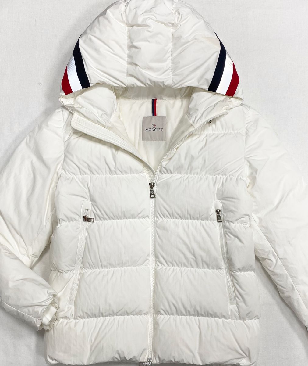 #mechtamen Куртка Moncler размер 5 цена 78 275 руб
Кеды Valentino размер 44 цена 18 786 руб