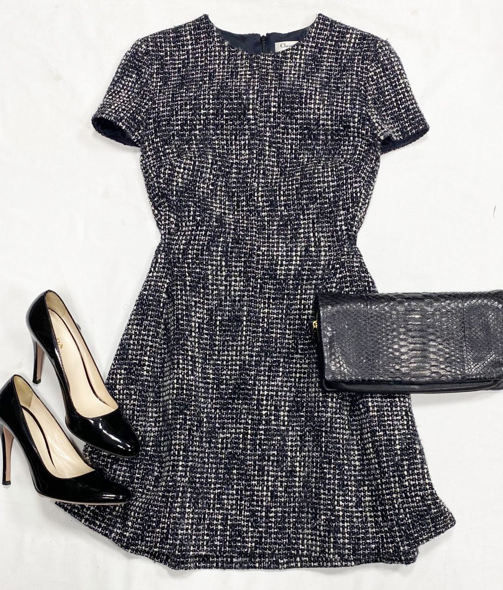 Платье/ твид/ Christian Dior размер 38 цена 31 310 руб
Туфли Prada размер 39 цена 17 221 руб
Клатч Celine 