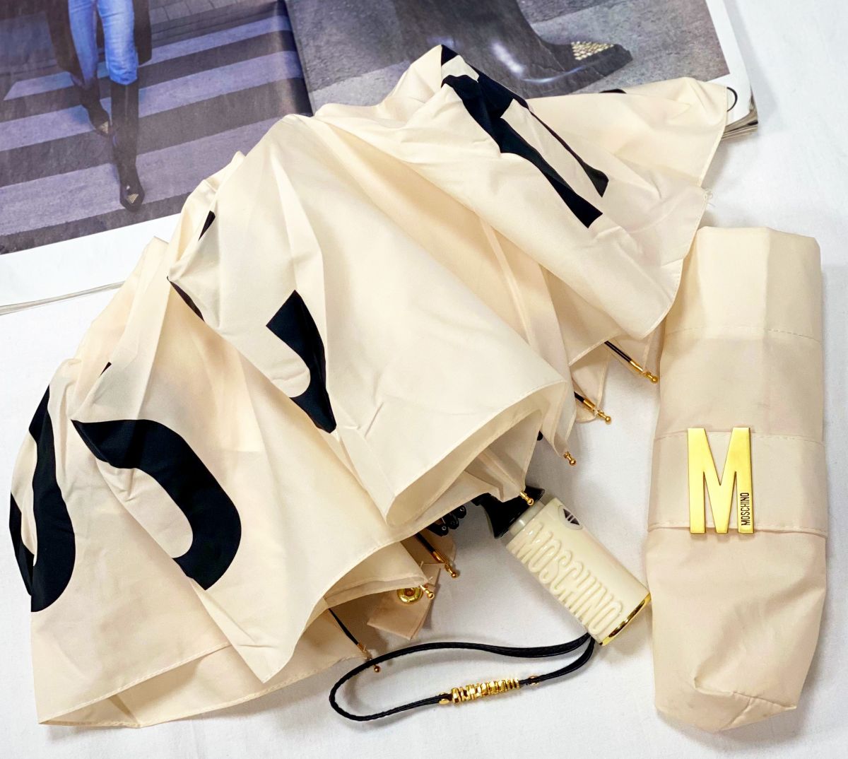 Зонт Moschino цена 12 524 руб 