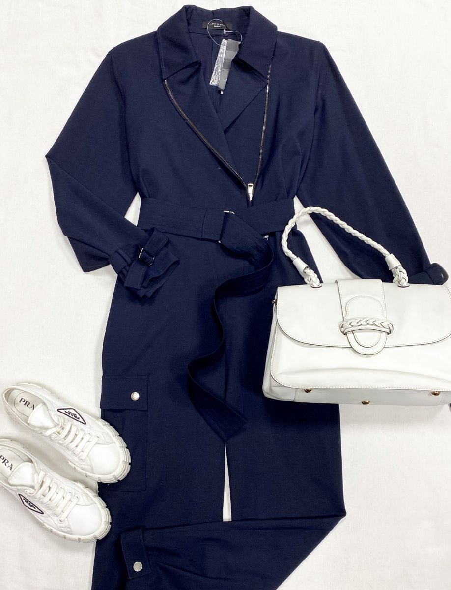 Комбинезон Weekend/ Max Mara размер 44 цена 18 786 руб
Кеды Prada размер 39 цена 31 310 руб
Сумка Valentino 
