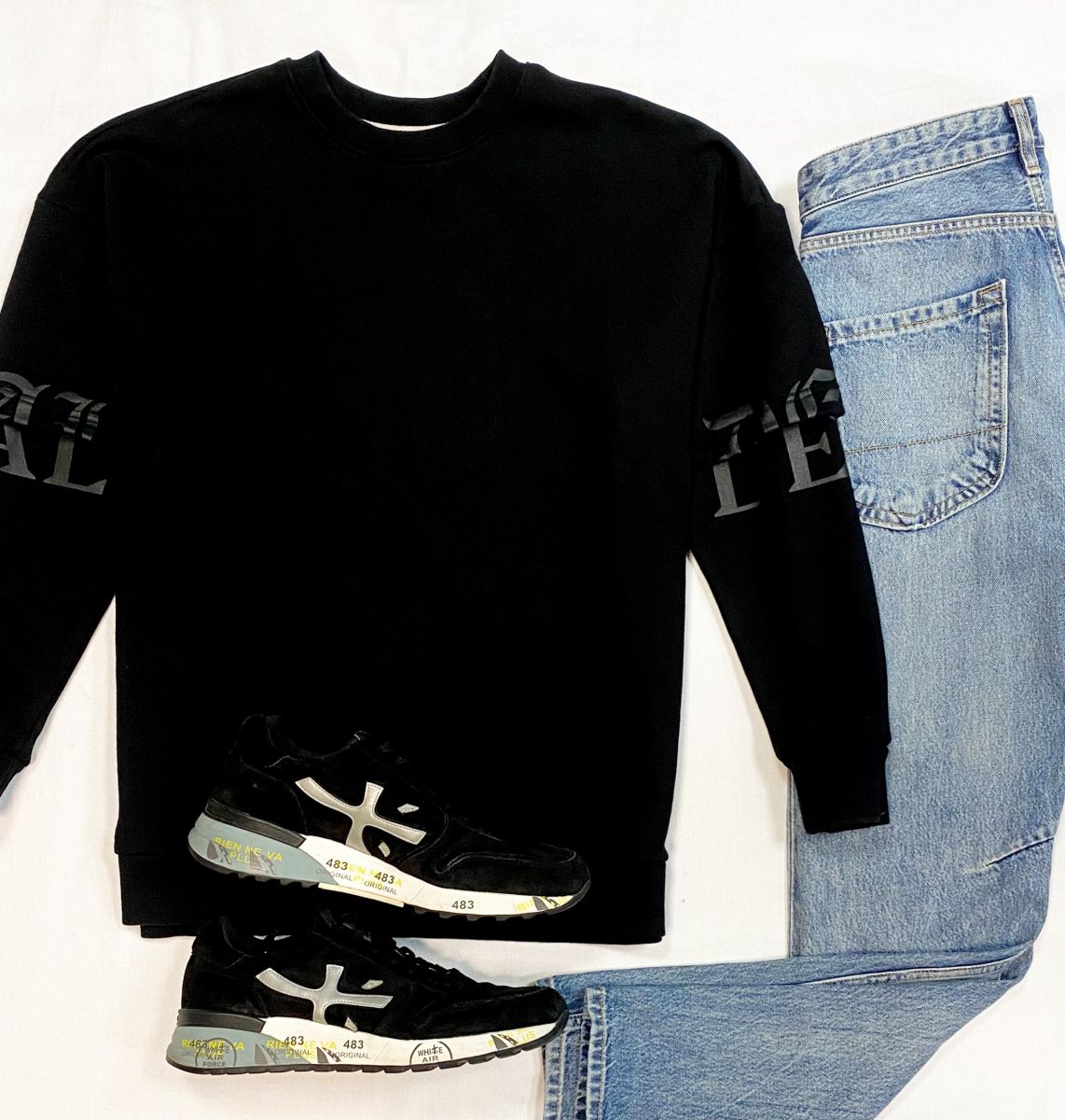 #mechtamen Толстовка размер M цена 4 616 руб
Джинсы Scotch&amp;Soda размер 30/32 цена 2 308 руб
Кроссовки Premiata размер 44 цена 10 770 руб