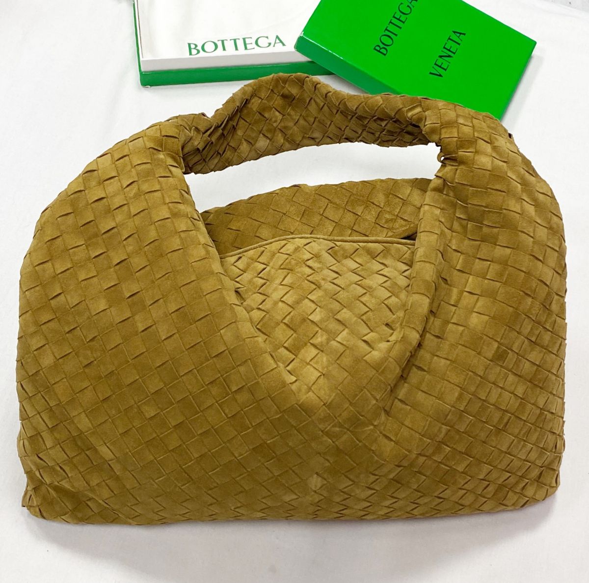 Сумка / замша / Bottega Veneta ращмер 50/40 цена 391 375 руб 
