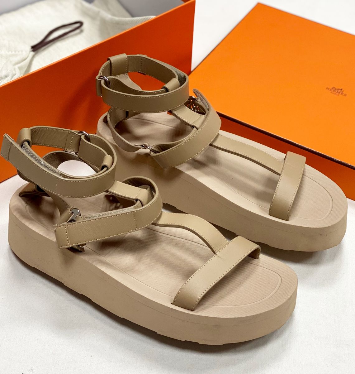 Босоножки Hermes размер 41 цена 46 965 руб
