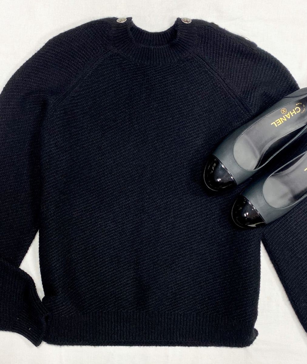 Кофта Chanel размер 40 цена 62 620 руб
Туфли Chanel размер 38 цена 31 310 руб