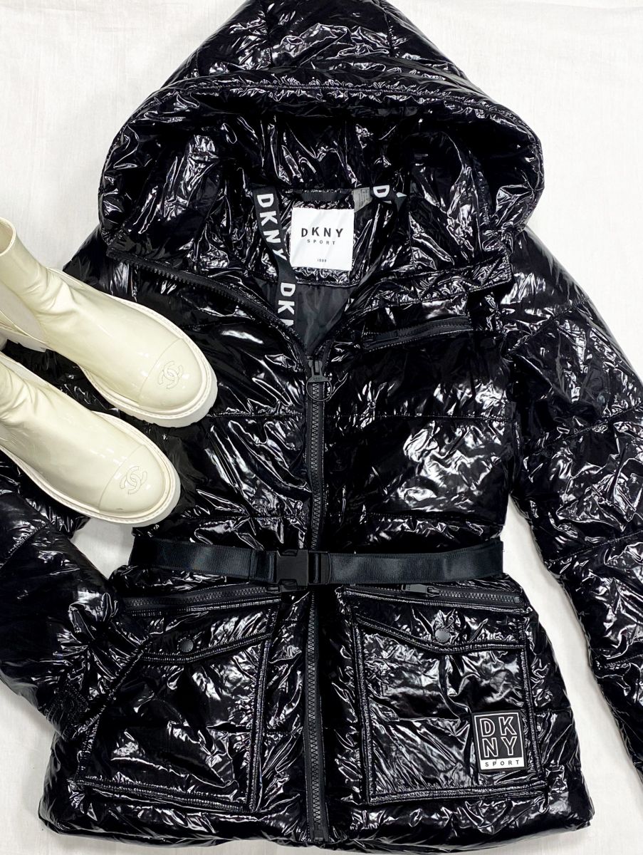 Пуховик DKNY размер M цена 10 959 руб
Ботинки Chanel размер 39.5 цена 78 275 руб