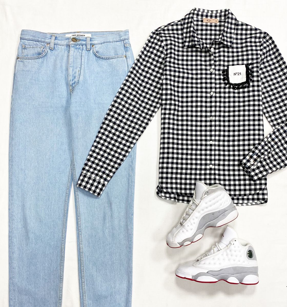 Рубашка N21 размер 44 цена 4 697 руб
Джинсы Two Women размер 27 цена 12 524 руб
Кроссовки Jordan размер 36.5 цена 4 697 руб