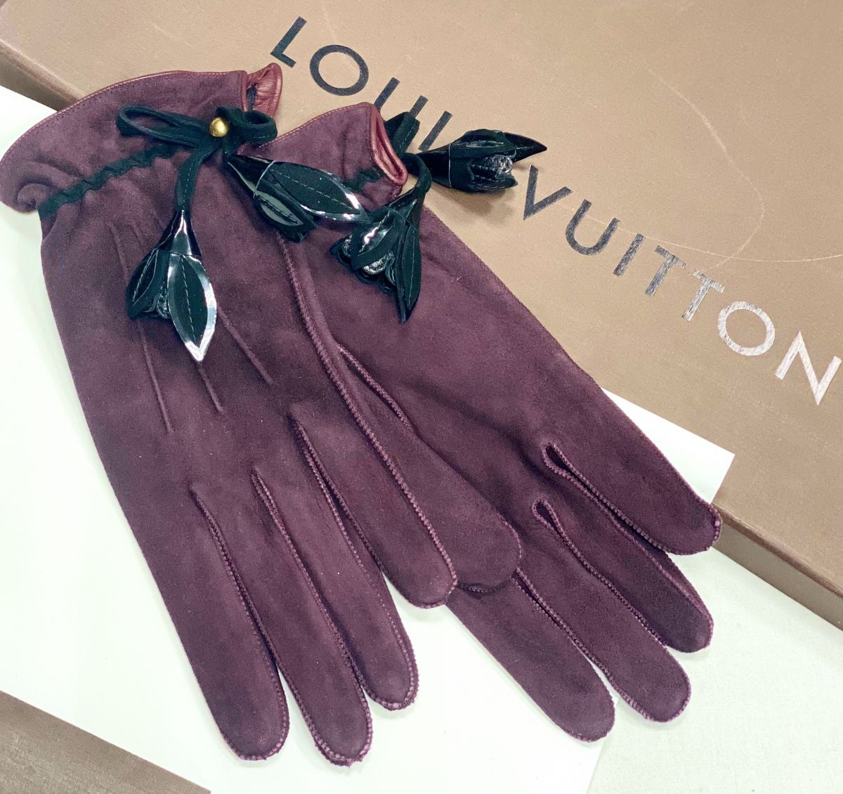 Перчатки / замша/ Louis Vuitton размер S цена 23 078 руб