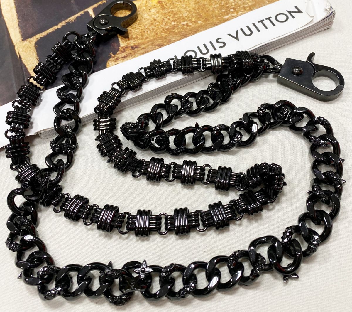 Пояс Louis Vuitton цена 39 138 руб