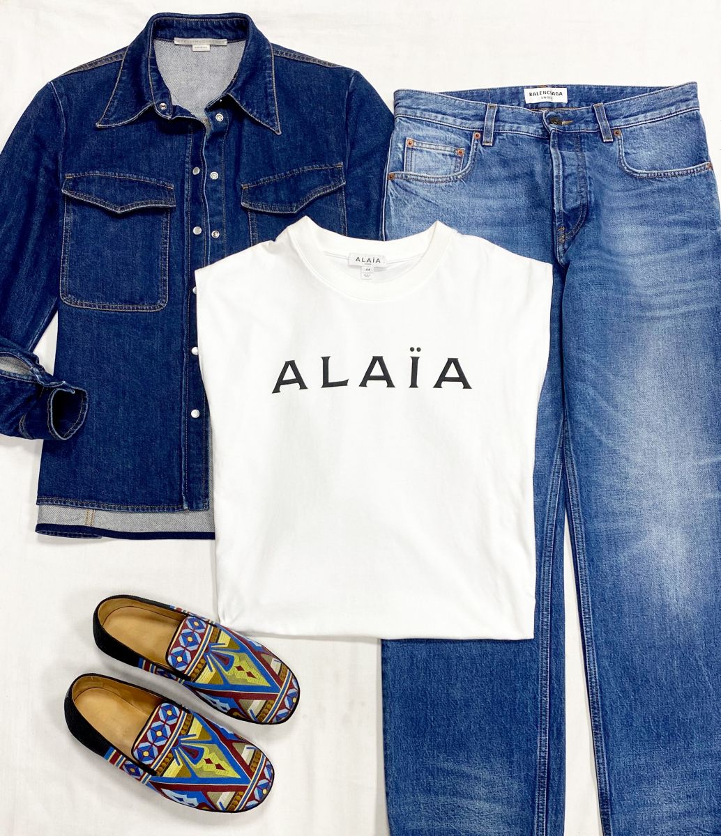 Джинсы Balenciaga размер 28 цена 31 310 руб
Рубашка Stella McCartney размер 42 цена 15 655 руб
Топ Alaïa размер 44 цена 18 786 руб
Лоферы Loewe  размер цена 39 138 руб