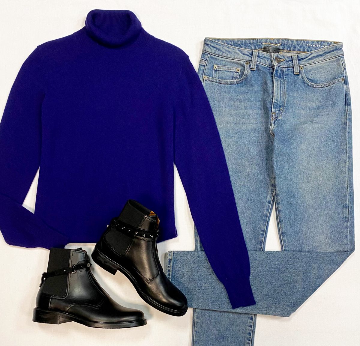 Водолазка Dolce Gabbana размер 38 цена 9 231 руб
Джинсы Saint Laurent размер 29 цена 10 770 руб
Ботинки Valentino размер 38 цена 43 078 руб 