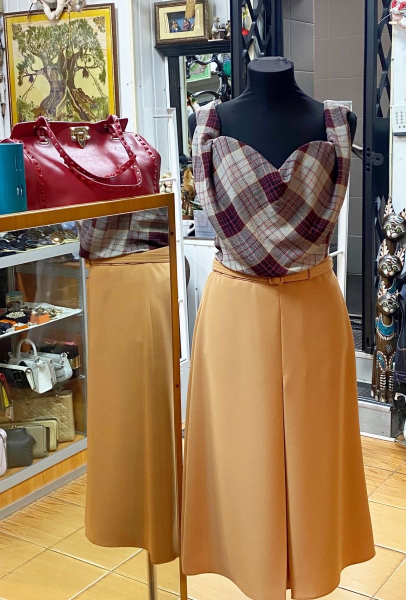 Топ корсетный Vivienne Westwood размер 42 цена 31 310 руб Юбка Gucci размер 40 цена 15 655 руб