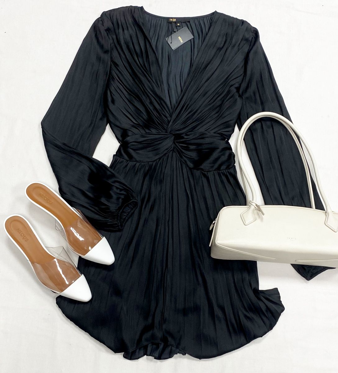 Платье Maje размер 36 цена 12 524 руб
Сабо Neous размер 39 цена 10 959 руб
Сумка Alaïa 