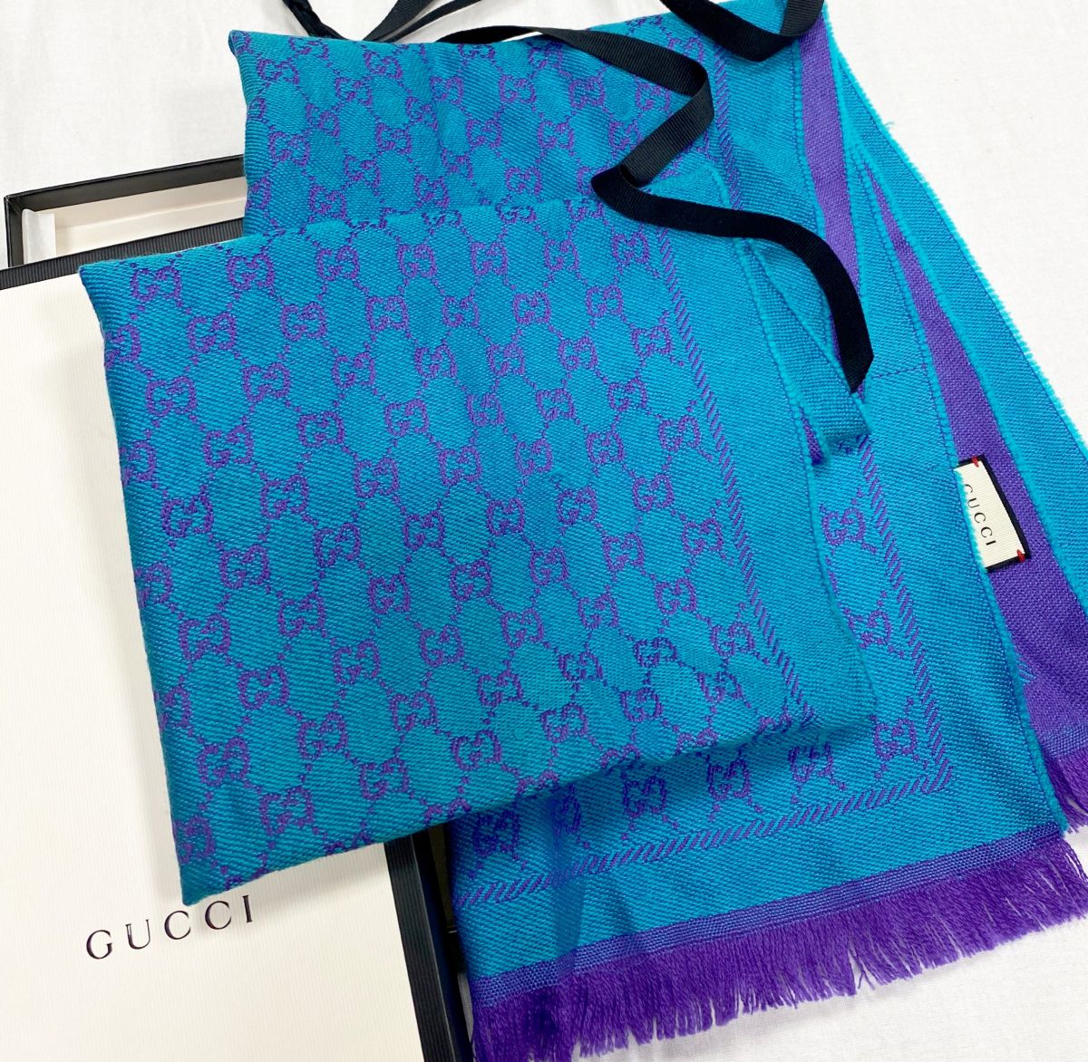 Шарф Gucci цена 26 614 руб / упаковка /