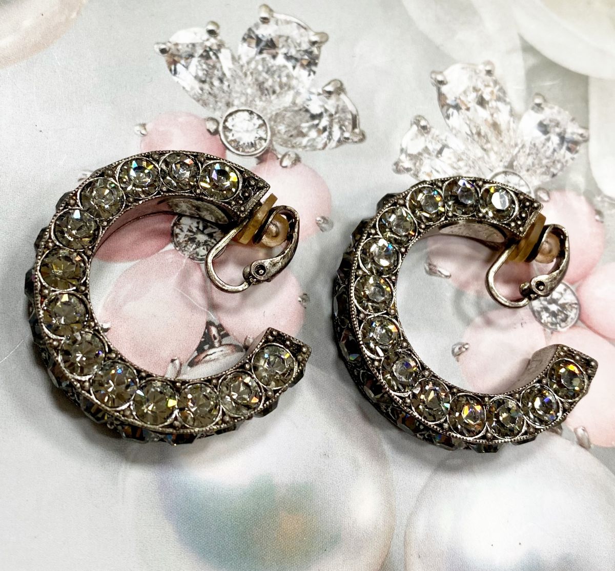 Серьги / камни/ Lanvin цена 28 179 руб


