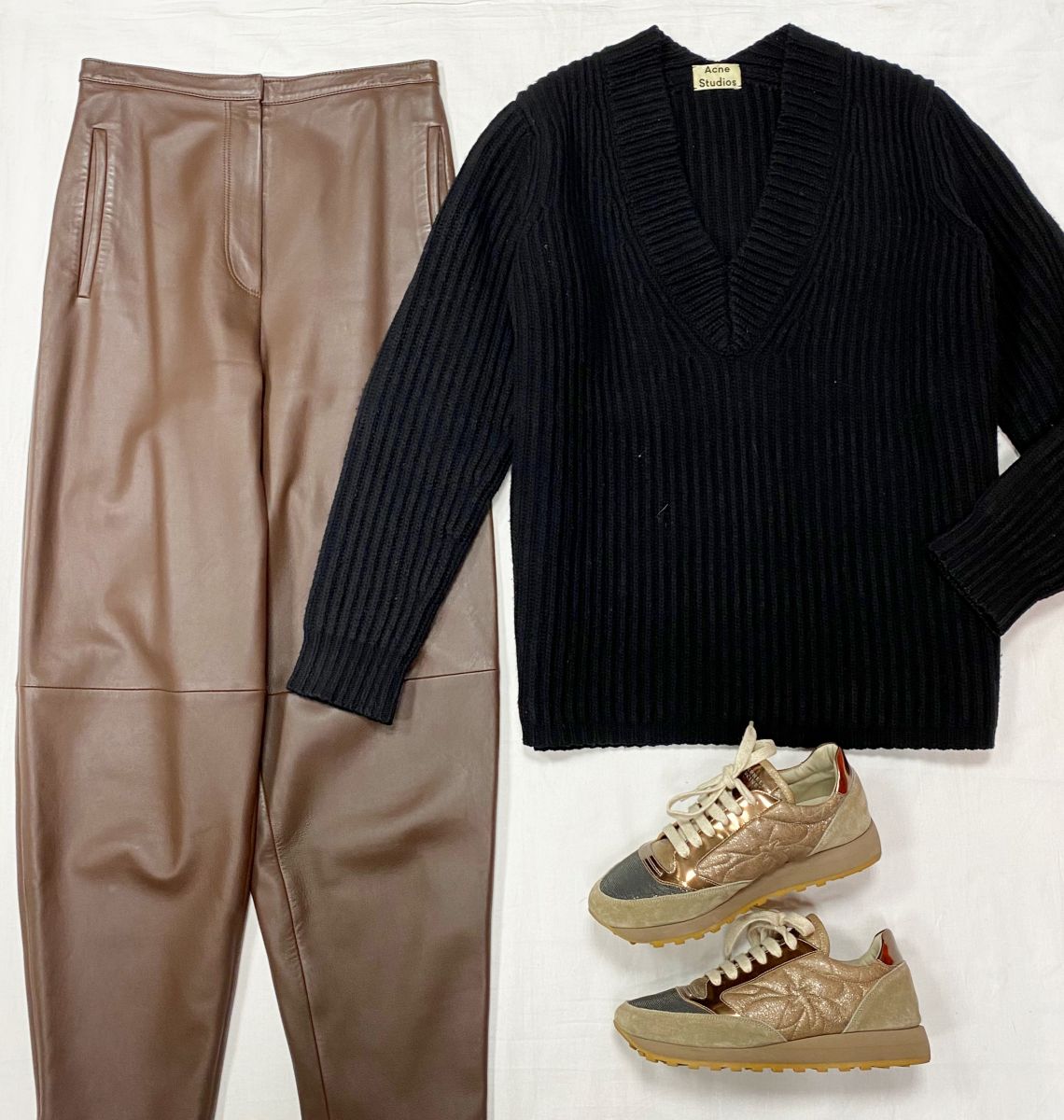 Свитер Acne Studios размер XS цена 15 655 руб 
Брюки / кожа / 12Storeez размер S цена 12 524 руб 
Кроссовки Brunello Cucinelli размер 38 цена 46 965 руб