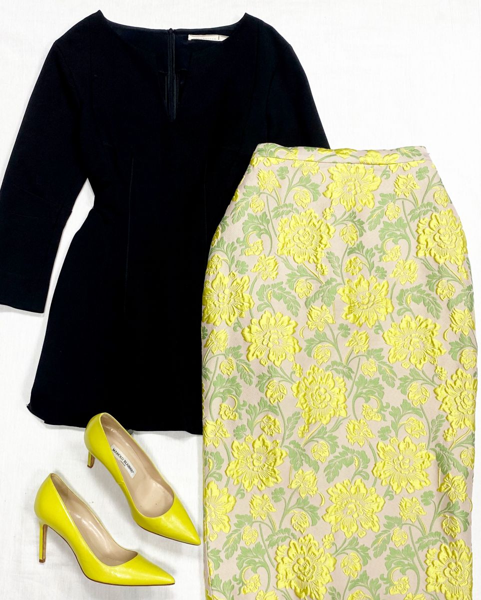 Кофта Schumacher размер 3 цена 7 828 руб
Юбка Ermanno Scervino 44 цена 12 524 руб
Туфли Manolo Blahnik размер 37 цена 23 483 руб