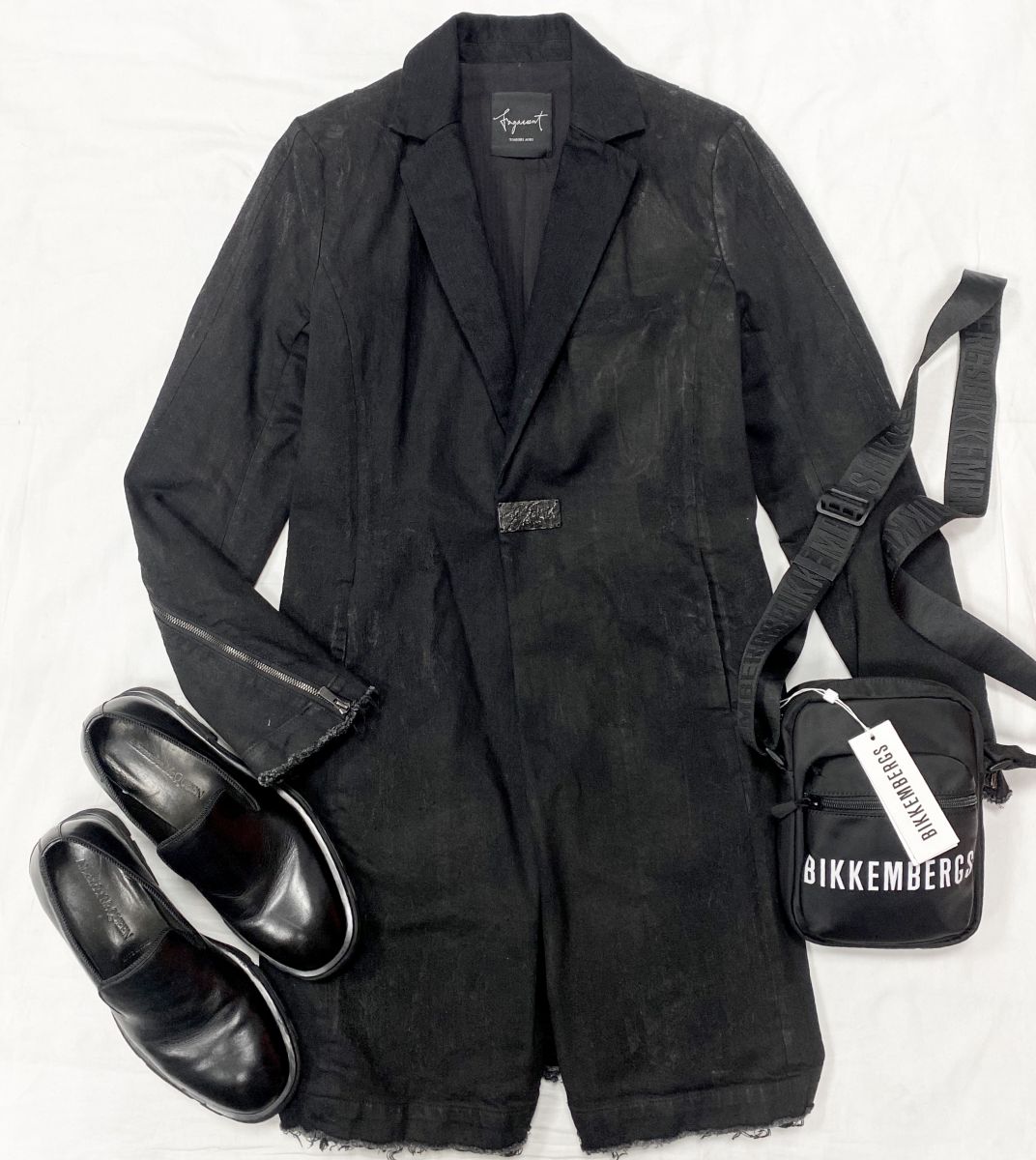 #mechtamen Пальто Fagassent Toshiki Aoki размер 3 цена 15 655 руб Ботинки Alexander McQueen размер 43 цена 6 262 руб Сумка Bikkembergs