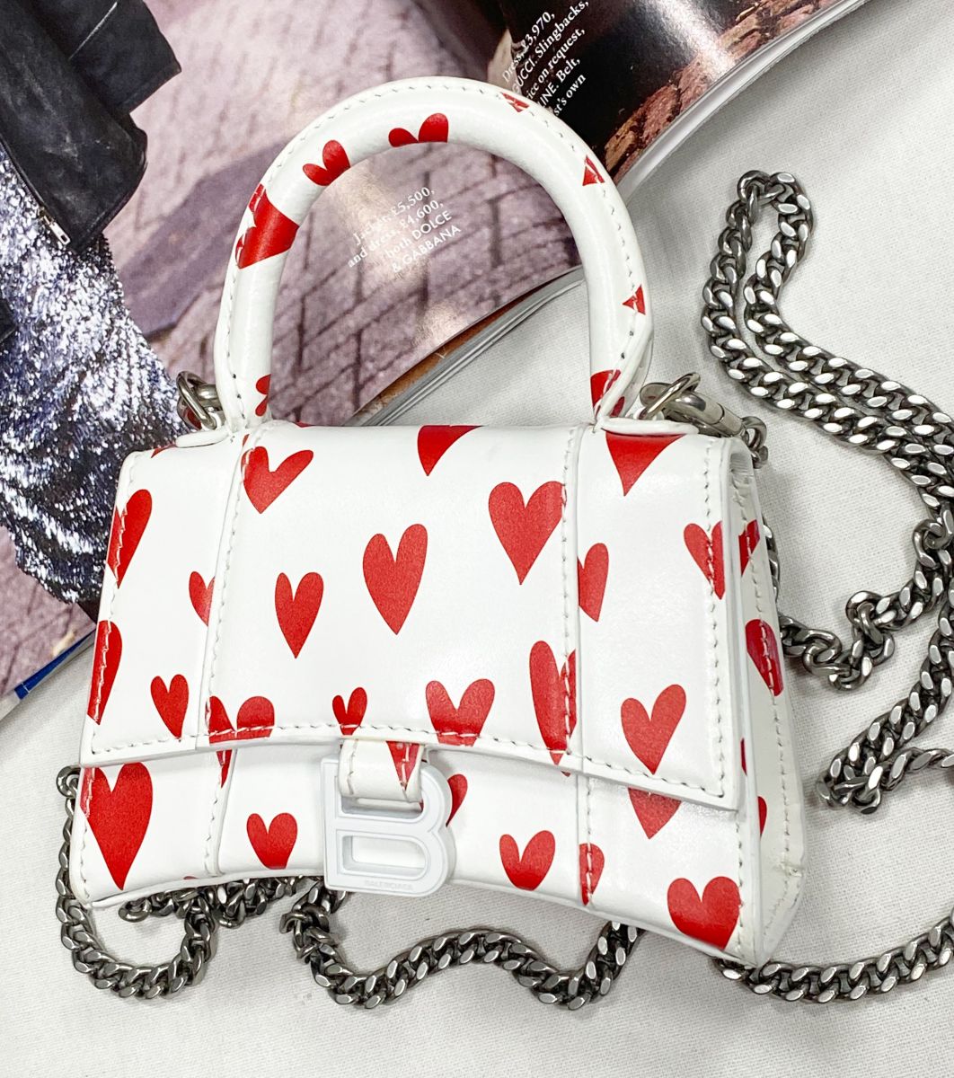 Сумочка Balenciaga размер 10/7 цена 46 965 руб
